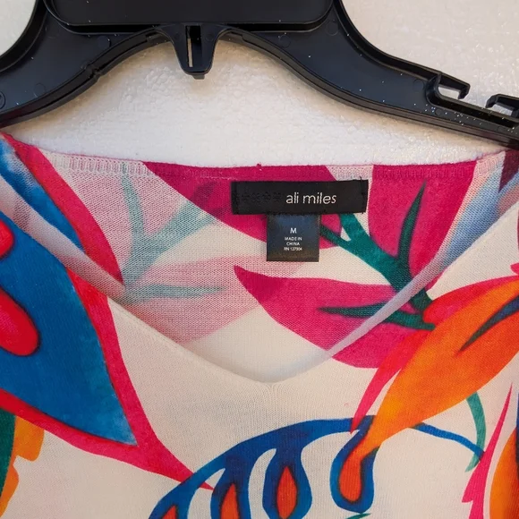 NEW - Ali Miles Multicolor Floral V-Neck Blouse M/L - Picture 5 of 5